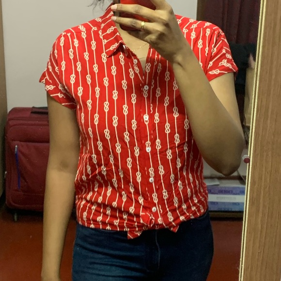 Red top - Picture 5 of 5